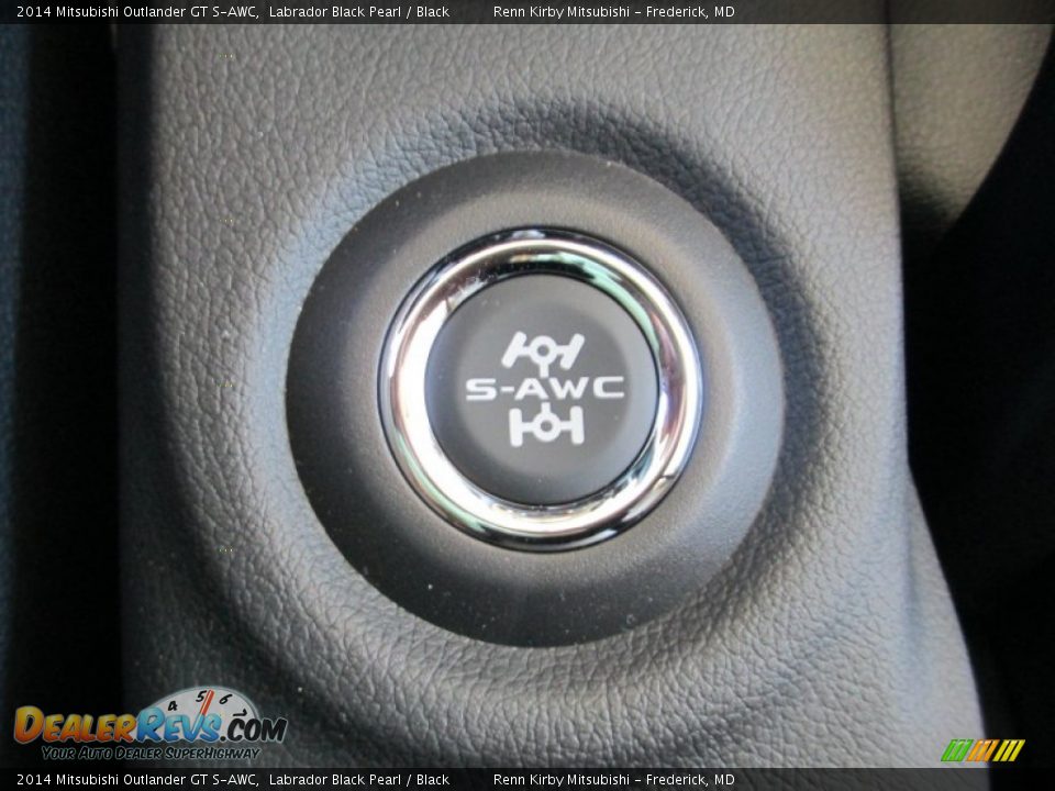 Controls of 2014 Mitsubishi Outlander GT S-AWC Photo #26