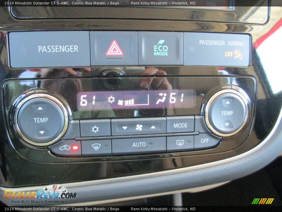 Controls of 2014 Mitsubishi Outlander GT S-AWC Photo #25