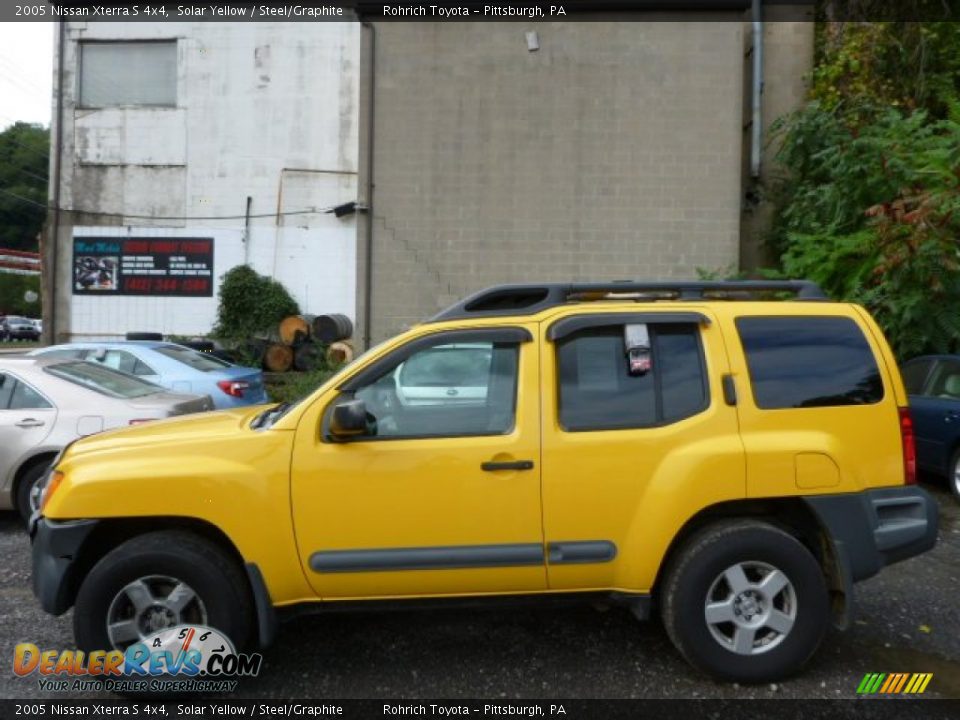 2005 Nissan Xterra S 4x4 Solar Yellow / Steel/Graphite Photo #2