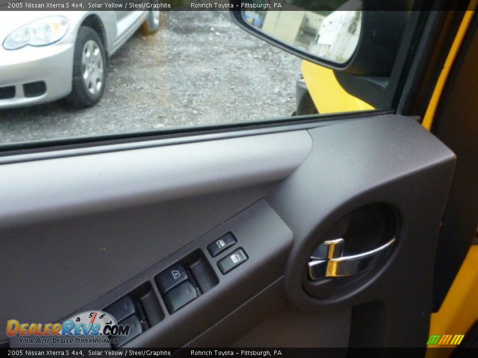 2005 Nissan Xterra S 4x4 Solar Yellow / Steel/Graphite Photo #16