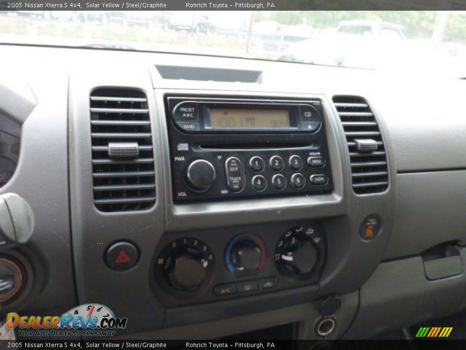 2005 Nissan Xterra S 4x4 Solar Yellow / Steel/Graphite Photo #19