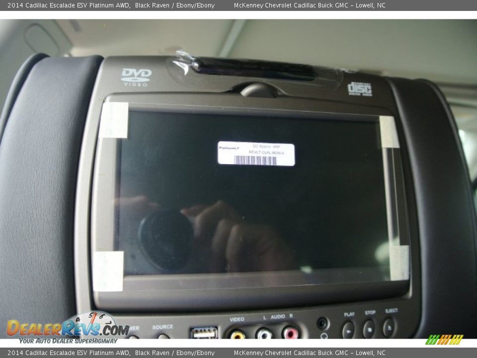 Entertainment System of 2014 Cadillac Escalade ESV Platinum AWD Photo #16