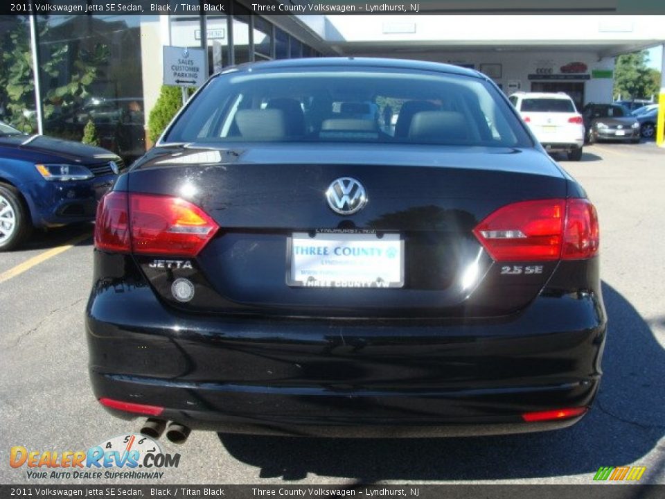 2011 Volkswagen Jetta SE Sedan Black / Titan Black Photo #5
