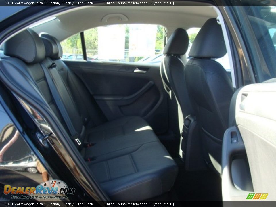 2011 Volkswagen Jetta SE Sedan Black / Titan Black Photo #12