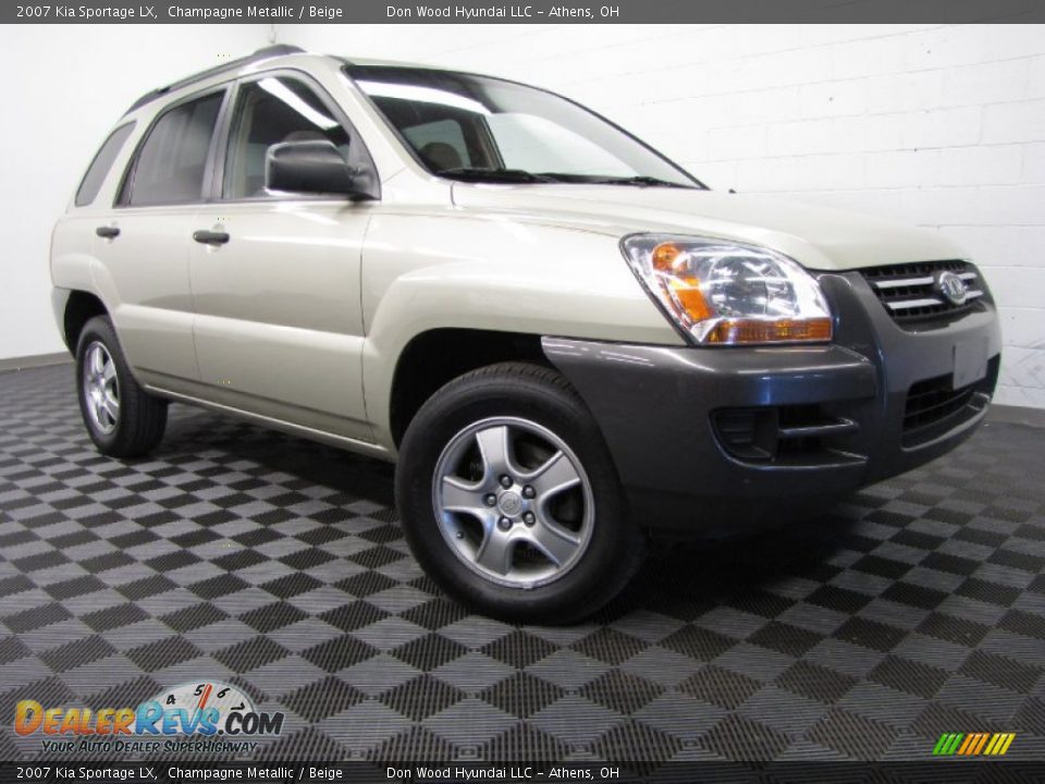 Front 3/4 View of 2007 Kia Sportage LX Photo #1