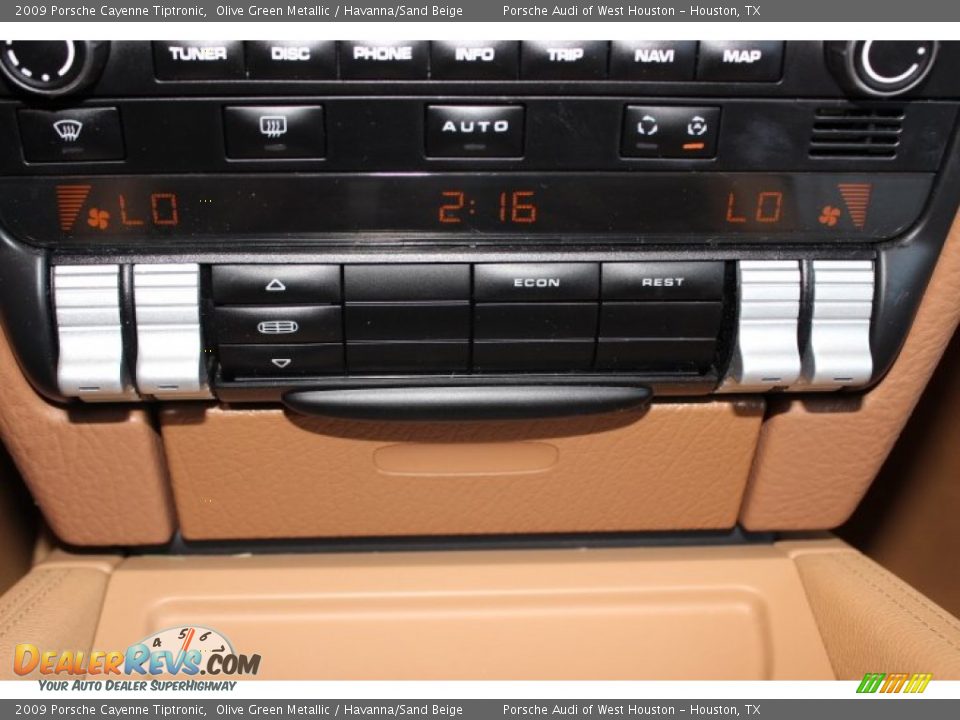 Controls of 2009 Porsche Cayenne Tiptronic Photo #27