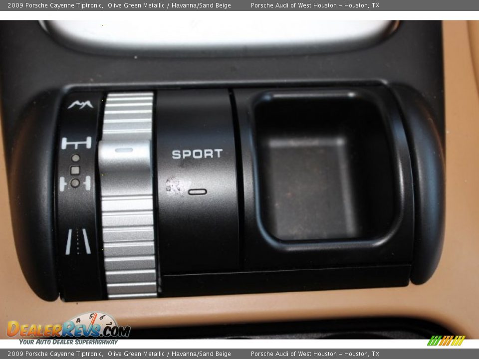 Controls of 2009 Porsche Cayenne Tiptronic Photo #28