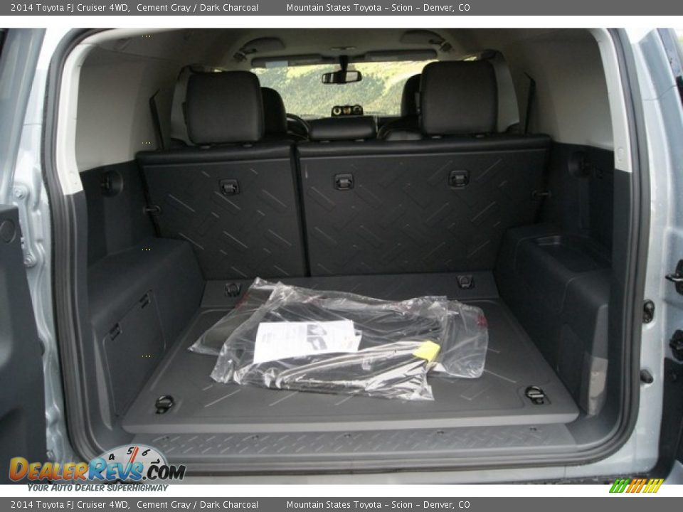 2014 Toyota FJ Cruiser 4WD Trunk Photo #9