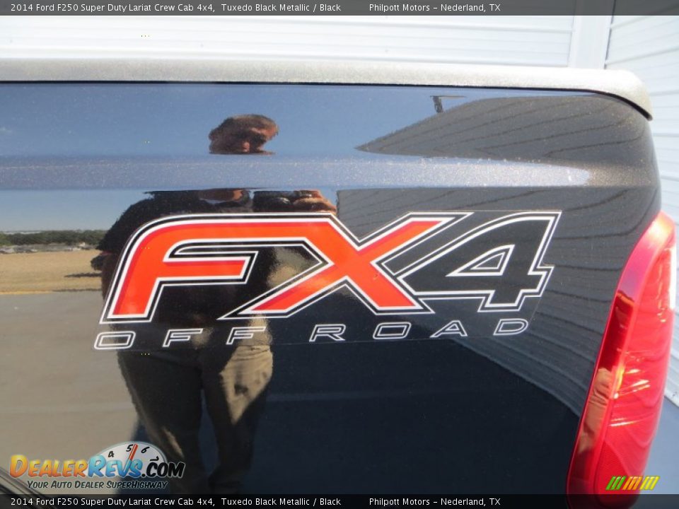 2014 Ford F250 Super Duty Lariat Crew Cab 4x4 Tuxedo Black Metallic / Black Photo #18