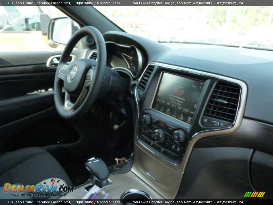 2014 Jeep Grand Cherokee Laredo 4x4 Bright White / Morocco Black Photo #7