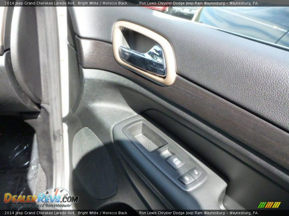 2014 Jeep Grand Cherokee Laredo 4x4 Bright White / Morocco Black Photo #8