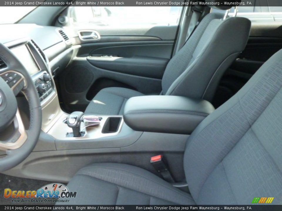 2014 Jeep Grand Cherokee Laredo 4x4 Bright White / Morocco Black Photo #11