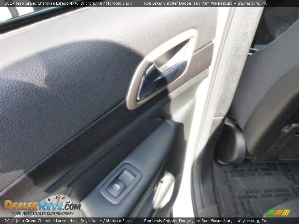 2014 Jeep Grand Cherokee Laredo 4x4 Bright White / Morocco Black Photo #14