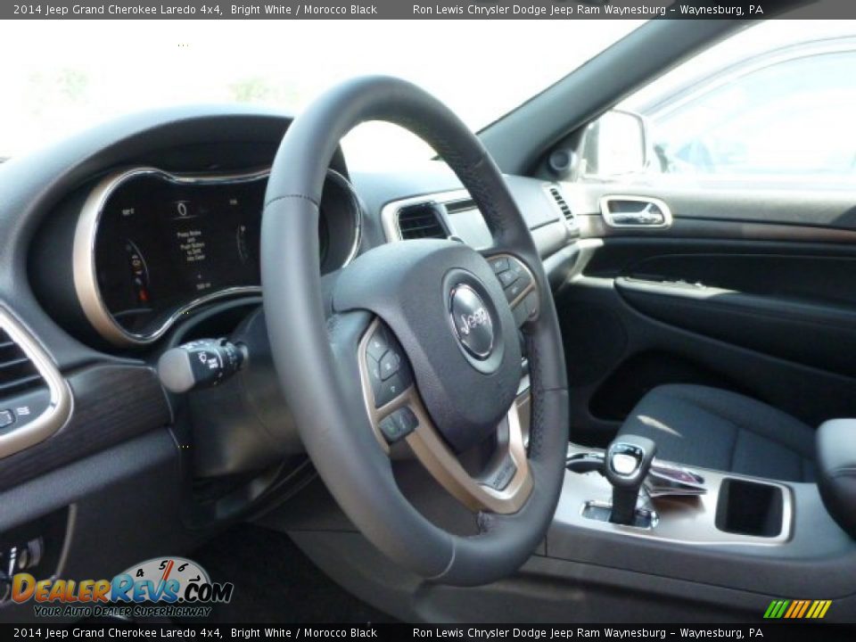 2014 Jeep Grand Cherokee Laredo 4x4 Bright White / Morocco Black Photo #17