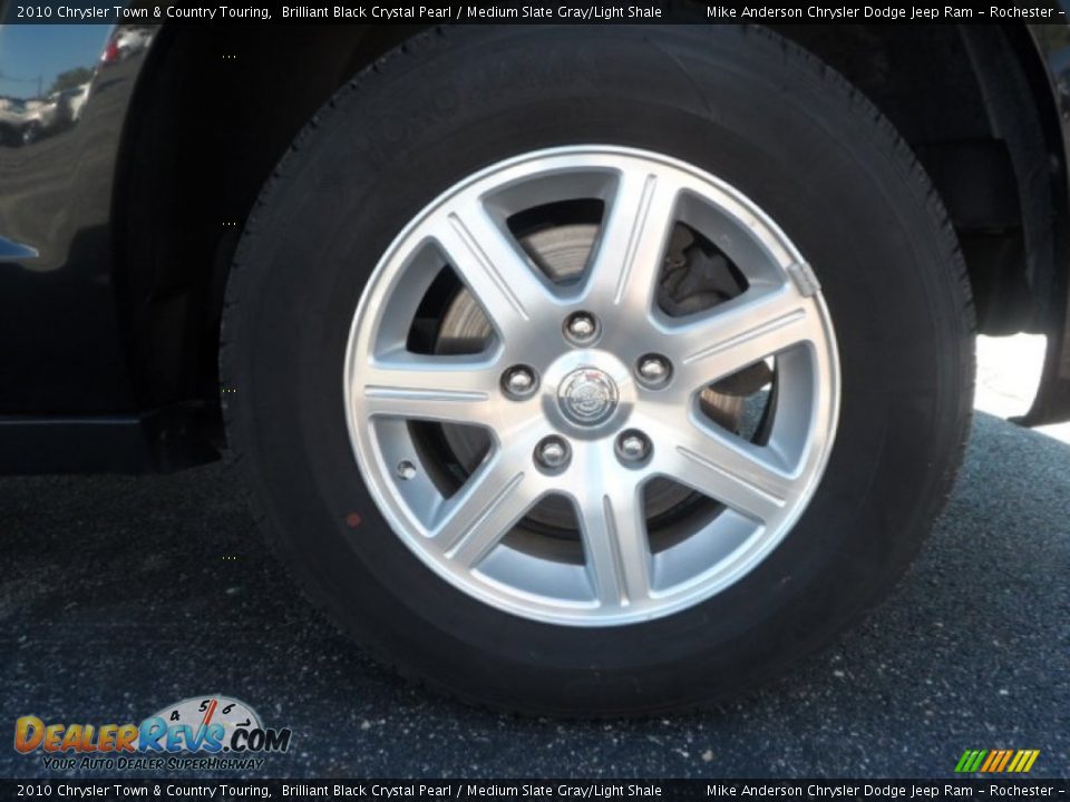 2010 Chrysler Town & Country Touring Brilliant Black Crystal Pearl / Medium Slate Gray/Light Shale Photo #4