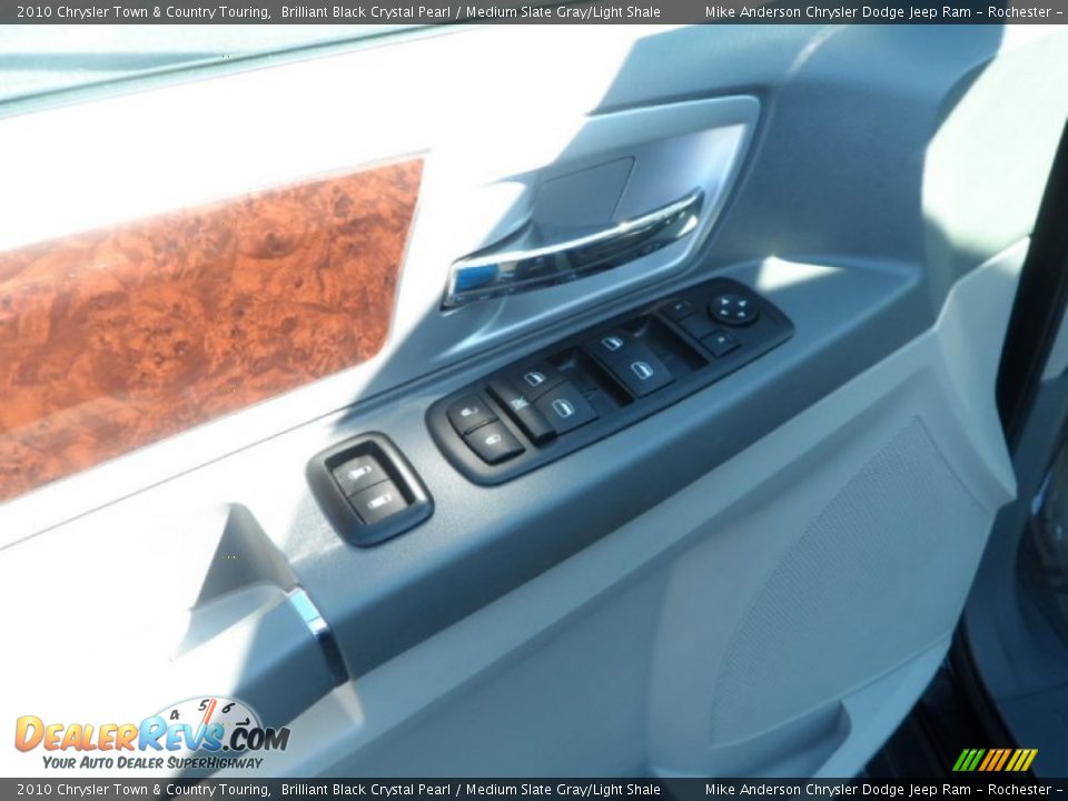 2010 Chrysler Town & Country Touring Brilliant Black Crystal Pearl / Medium Slate Gray/Light Shale Photo #11