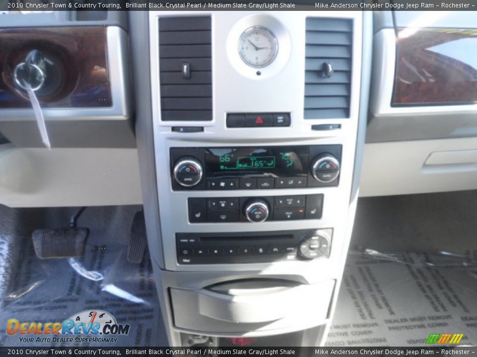 2010 Chrysler Town & Country Touring Brilliant Black Crystal Pearl / Medium Slate Gray/Light Shale Photo #13