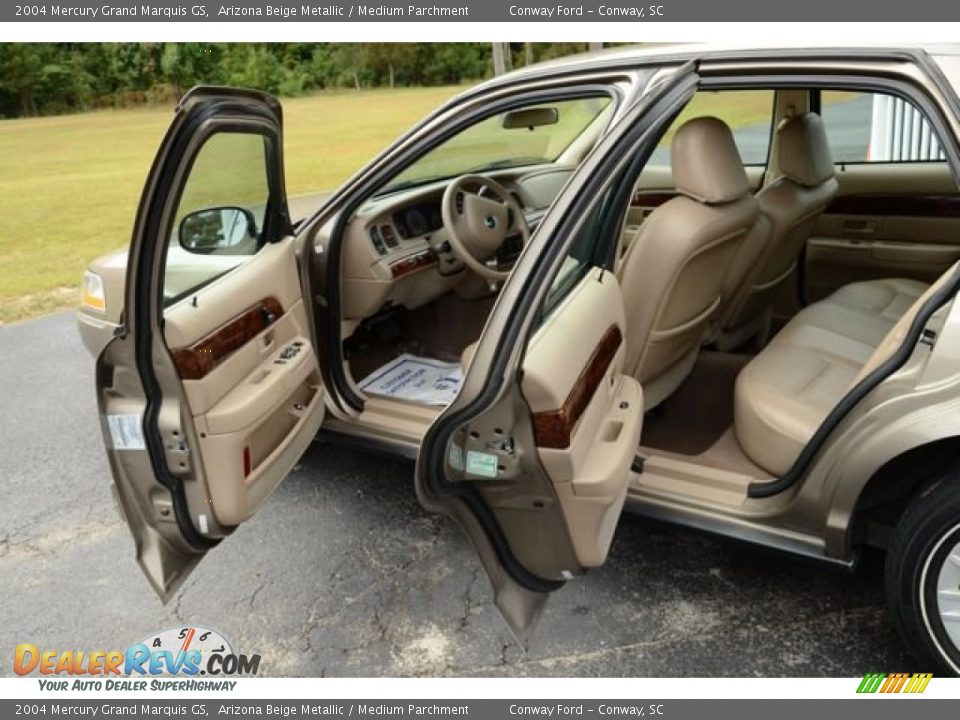2004 Mercury Grand Marquis GS Arizona Beige Metallic / Medium Parchment Photo #11