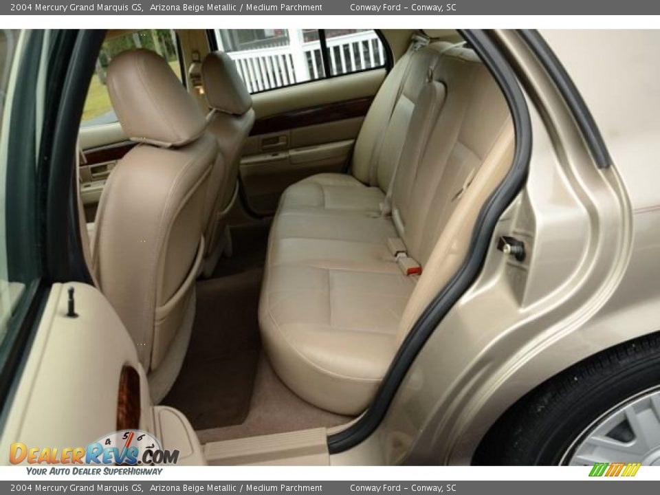 2004 Mercury Grand Marquis GS Arizona Beige Metallic / Medium Parchment Photo #12
