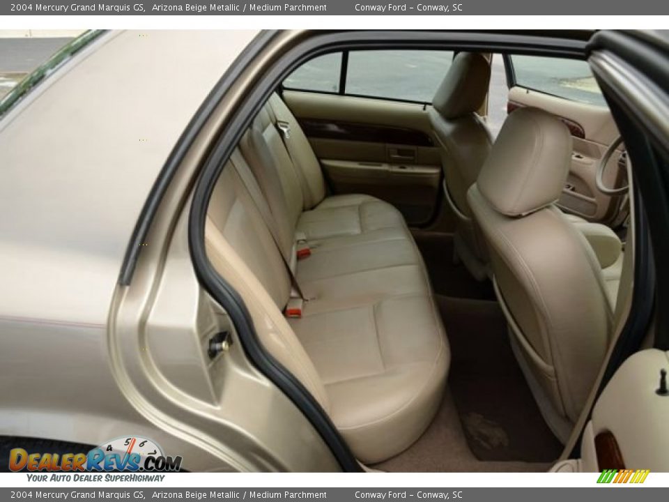 2004 Mercury Grand Marquis GS Arizona Beige Metallic / Medium Parchment Photo #15
