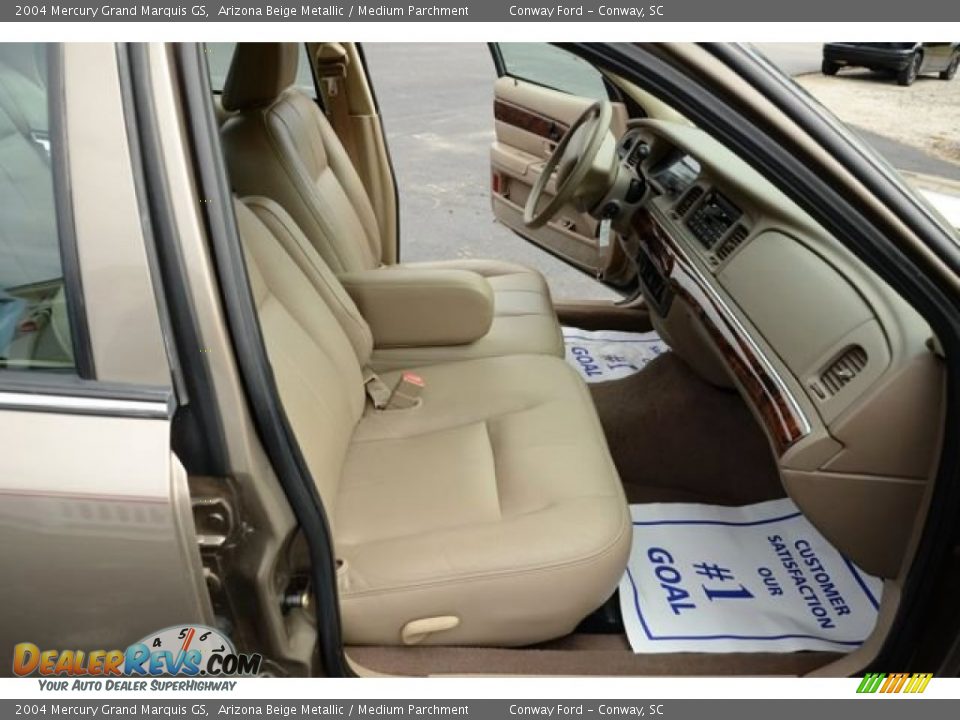 2004 Mercury Grand Marquis GS Arizona Beige Metallic / Medium Parchment Photo #16