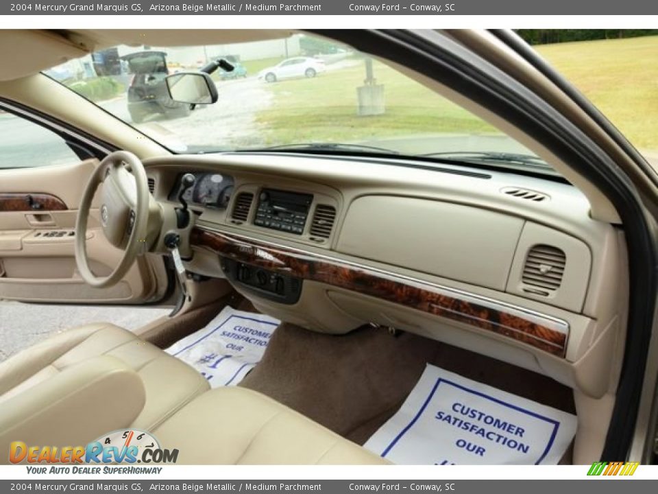 2004 Mercury Grand Marquis GS Arizona Beige Metallic / Medium Parchment Photo #17