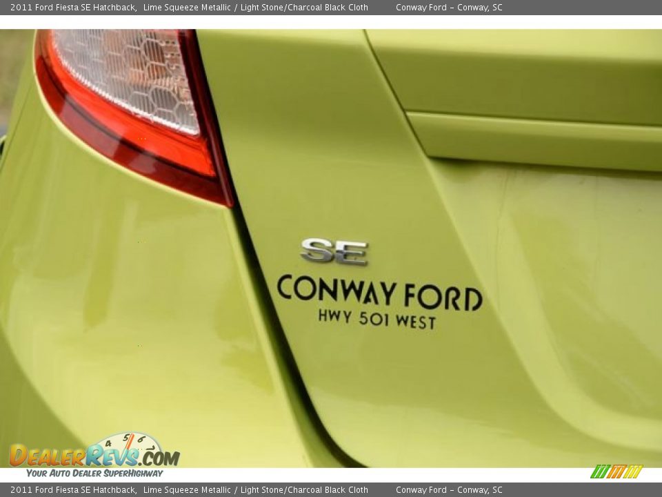 2011 Ford Fiesta SE Hatchback Lime Squeeze Metallic / Light Stone/Charcoal Black Cloth Photo #7