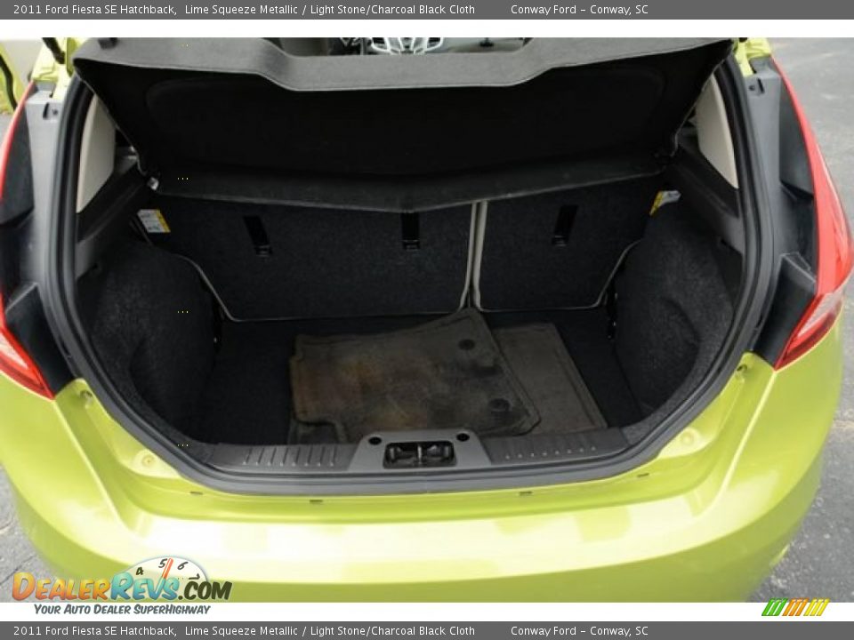 2011 Ford Fiesta SE Hatchback Lime Squeeze Metallic / Light Stone/Charcoal Black Cloth Photo #13