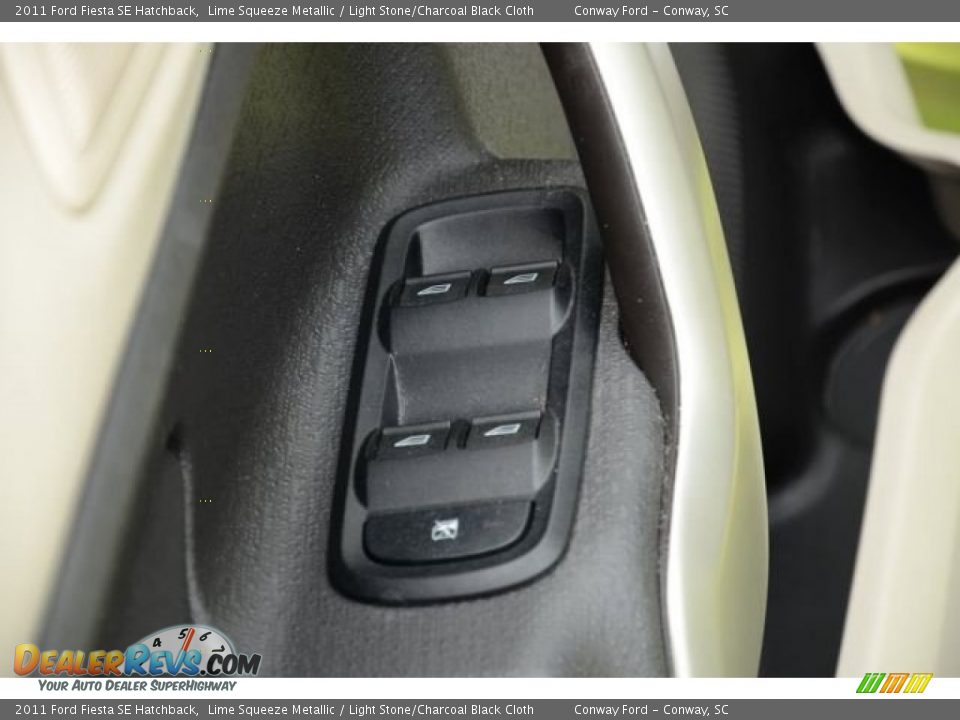2011 Ford Fiesta SE Hatchback Lime Squeeze Metallic / Light Stone/Charcoal Black Cloth Photo #18
