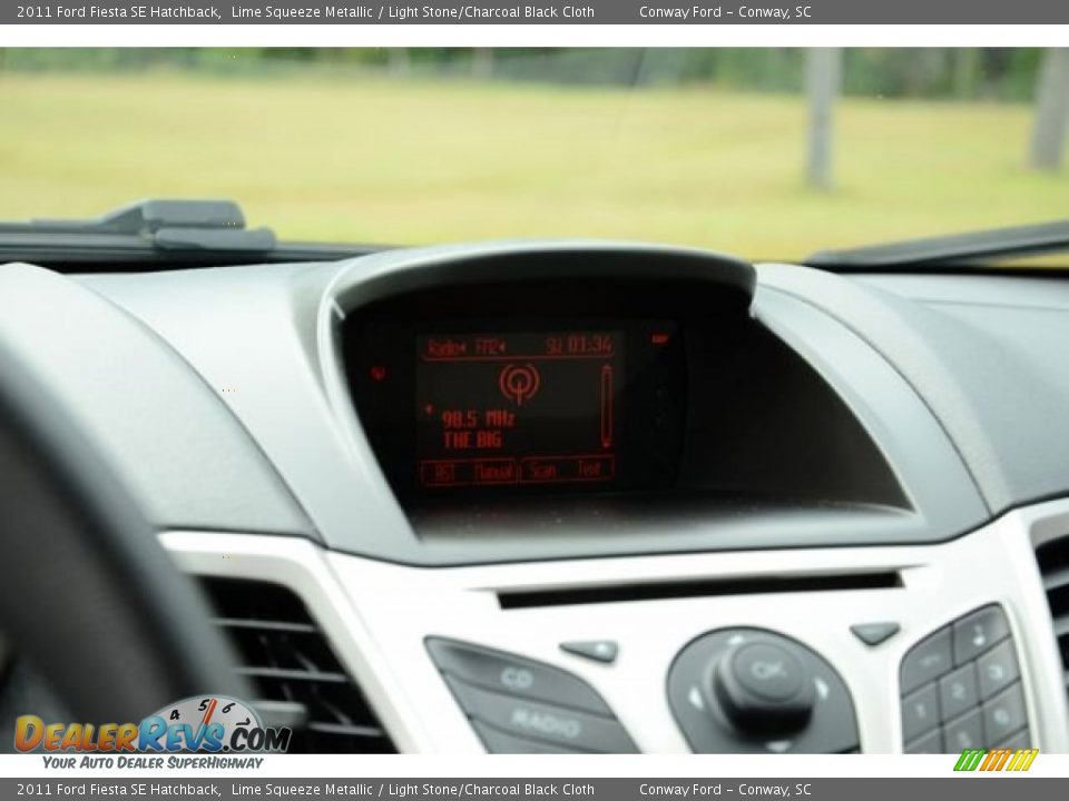 2011 Ford Fiesta SE Hatchback Lime Squeeze Metallic / Light Stone/Charcoal Black Cloth Photo #24