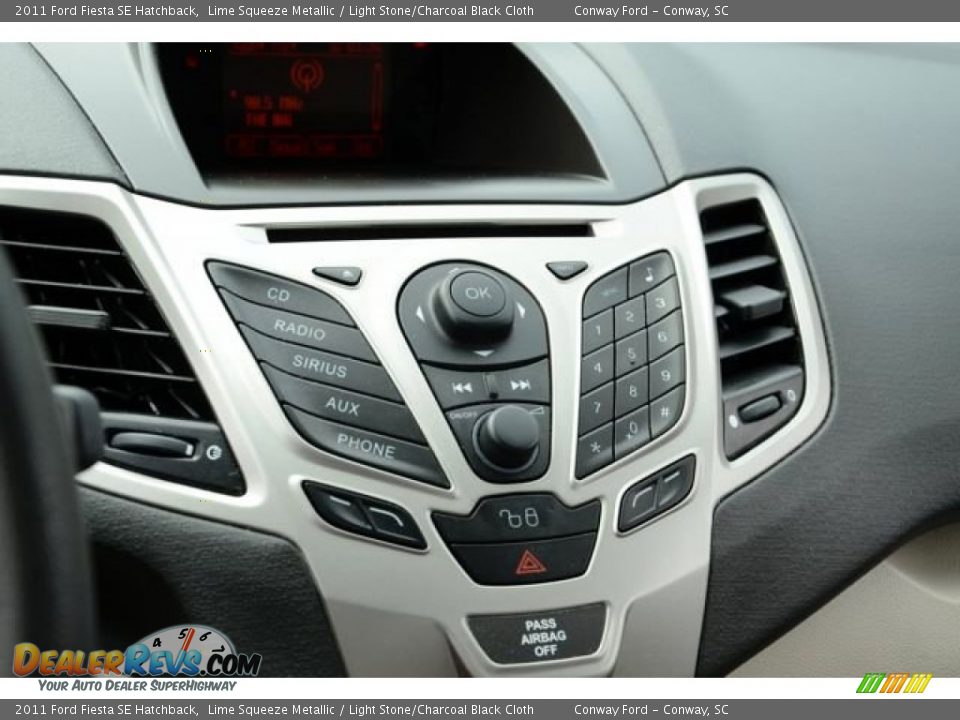 2011 Ford Fiesta SE Hatchback Lime Squeeze Metallic / Light Stone/Charcoal Black Cloth Photo #25