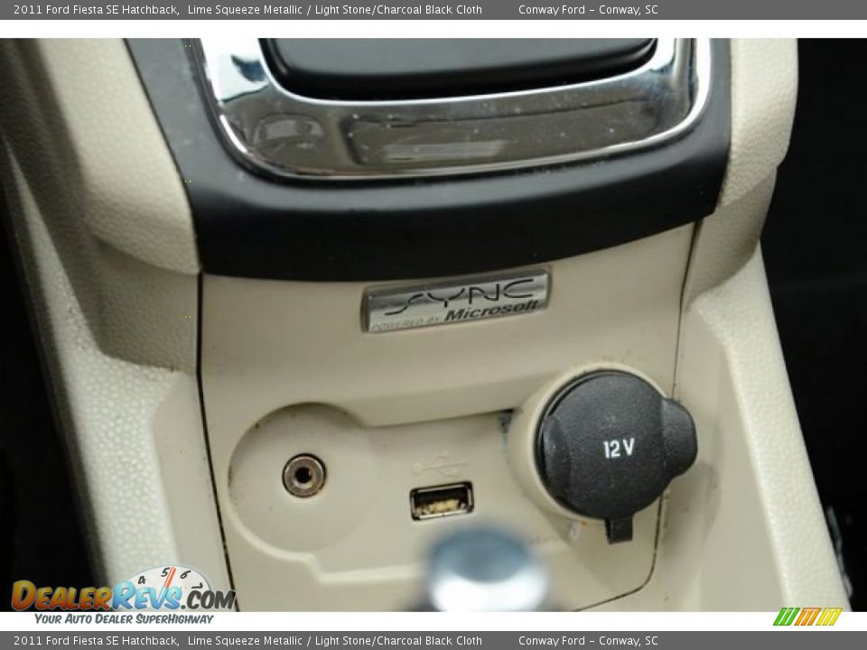 2011 Ford Fiesta SE Hatchback Lime Squeeze Metallic / Light Stone/Charcoal Black Cloth Photo #28