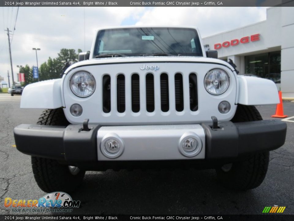 2014 Jeep Wrangler Unlimited Sahara 4x4 Bright White / Black Photo #2