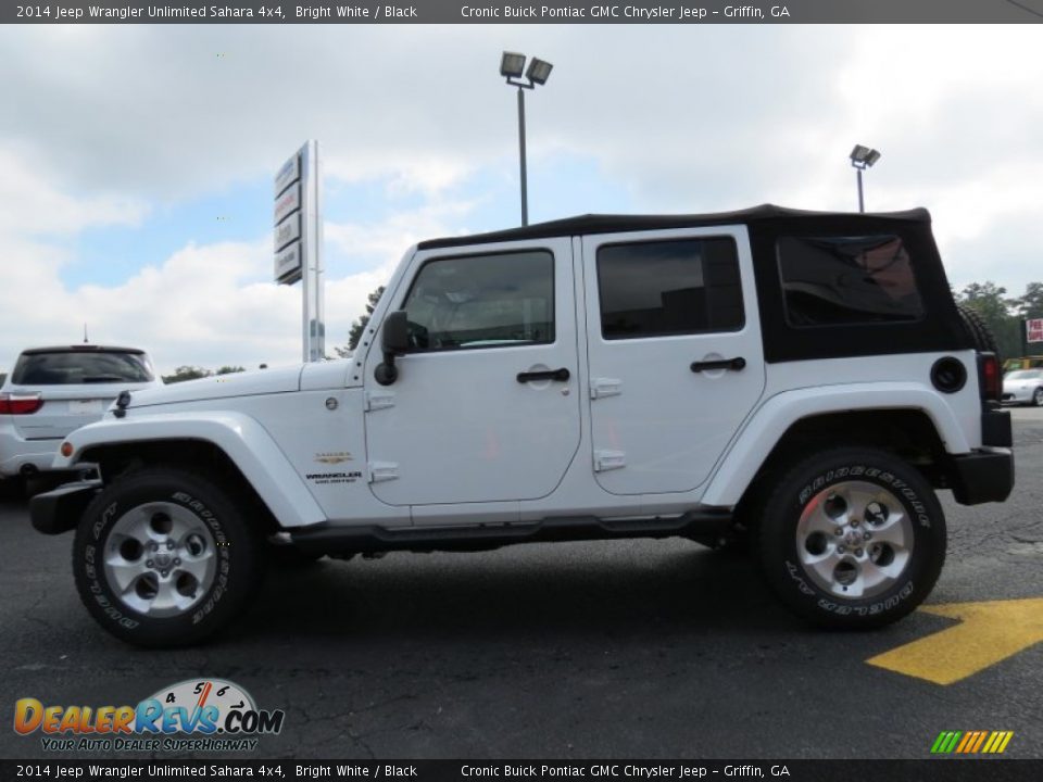 2014 Jeep Wrangler Unlimited Sahara 4x4 Bright White / Black Photo #4