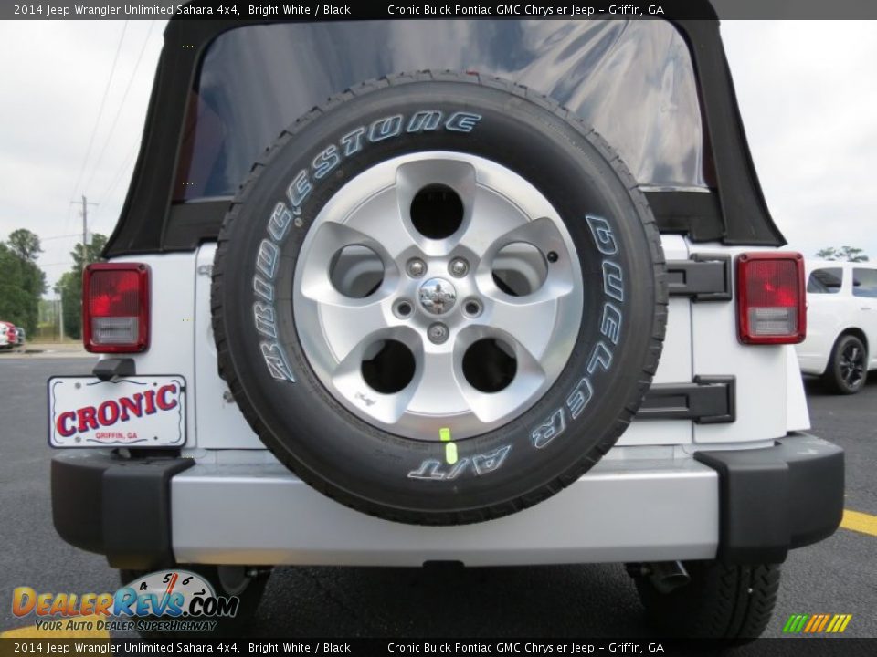 2014 Jeep Wrangler Unlimited Sahara 4x4 Bright White / Black Photo #6