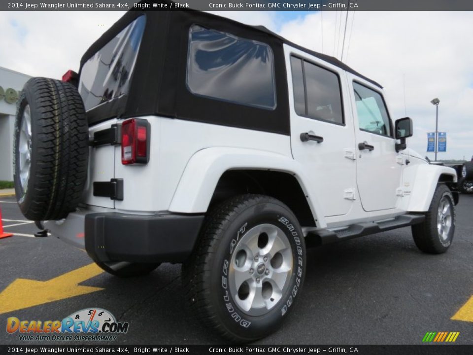 2014 Jeep Wrangler Unlimited Sahara 4x4 Bright White / Black Photo #7