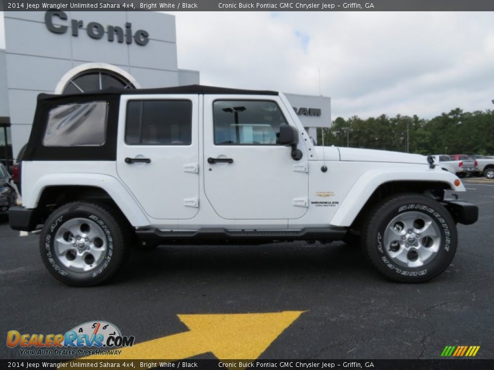 2014 Jeep Wrangler Unlimited Sahara 4x4 Bright White / Black Photo #8