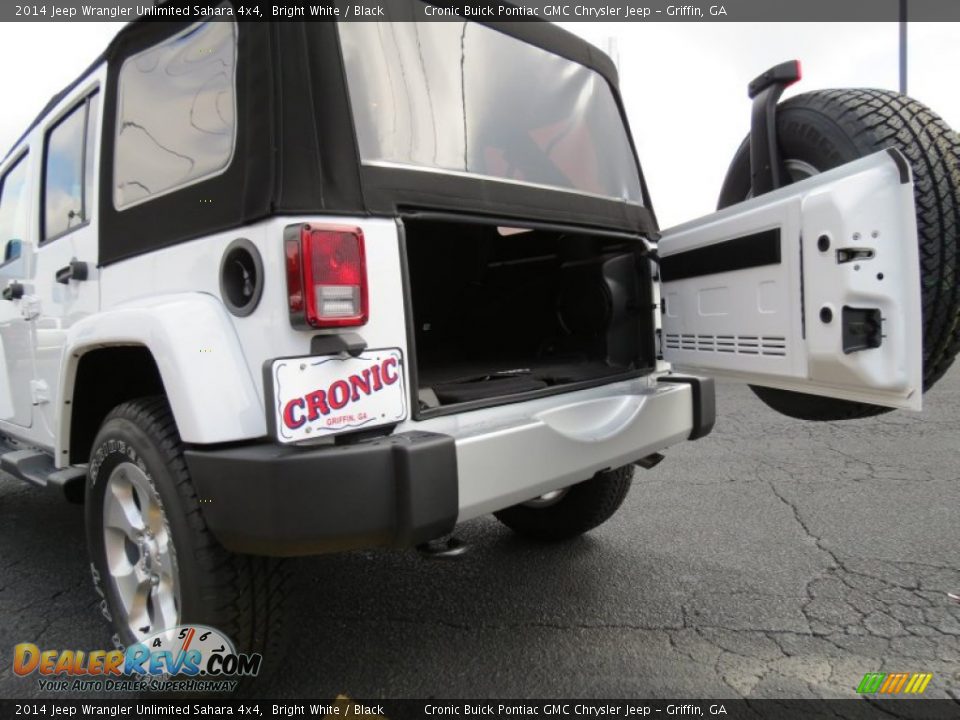 2014 Jeep Wrangler Unlimited Sahara 4x4 Bright White / Black Photo #16