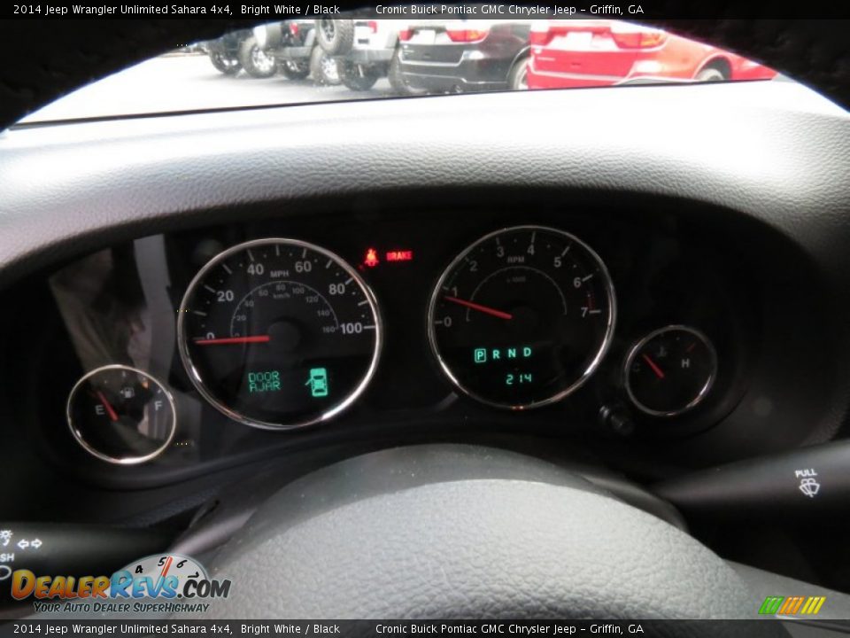 2014 Jeep Wrangler Unlimited Sahara 4x4 Bright White / Black Photo #17