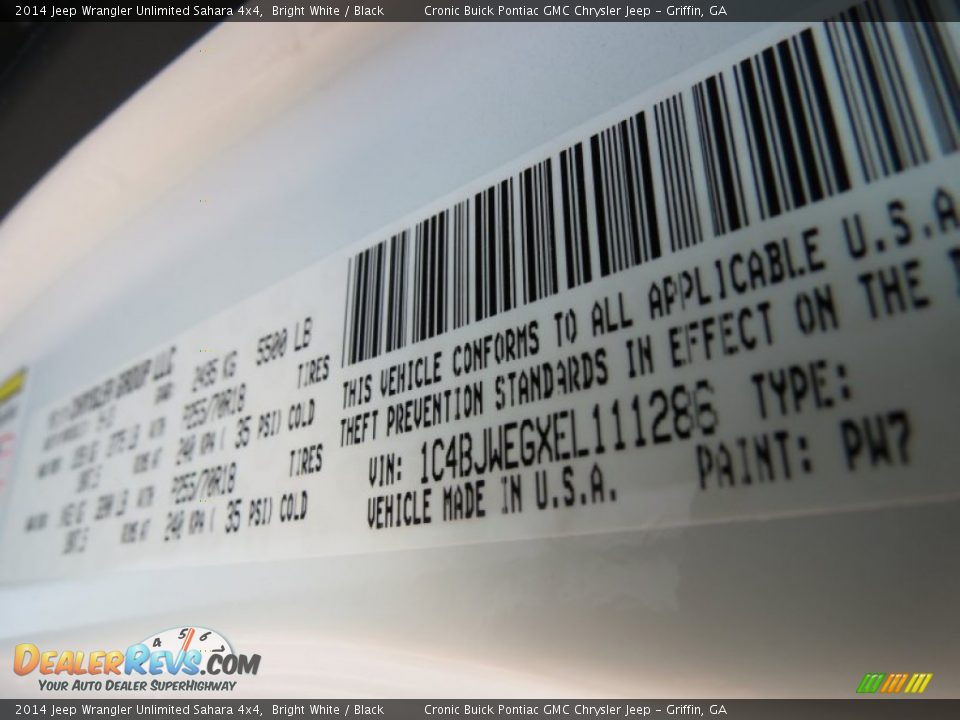 2014 Jeep Wrangler Unlimited Sahara 4x4 Bright White / Black Photo #19