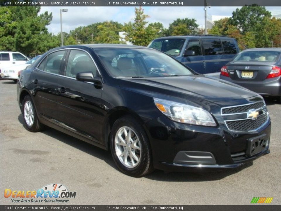 Front 3/4 View of 2013 Chevrolet Malibu LS Photo #3