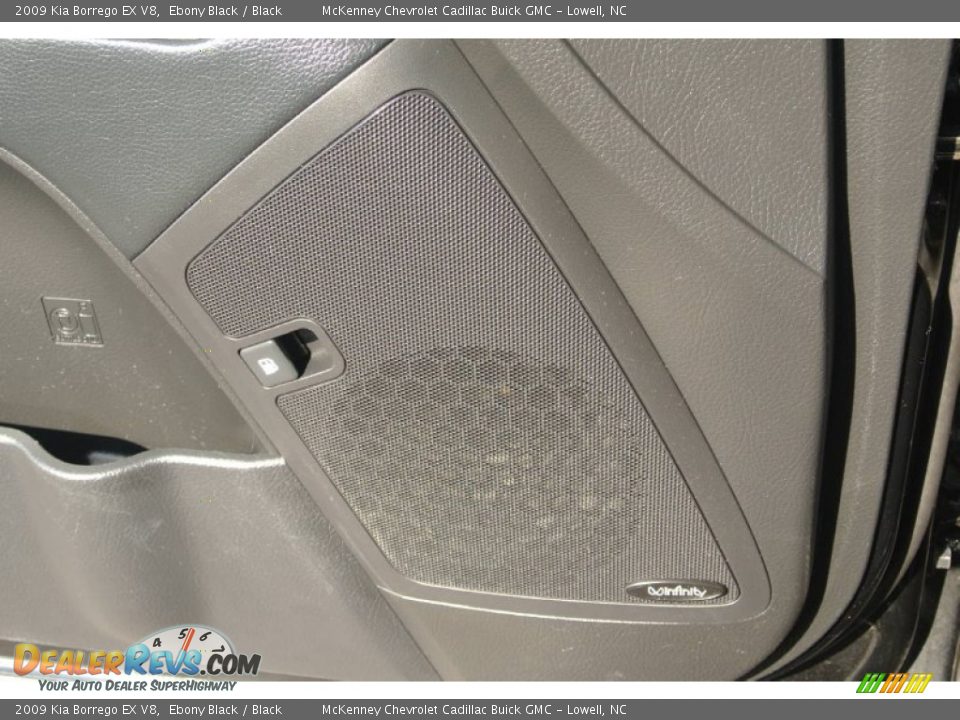Audio System of 2009 Kia Borrego EX V8 Photo #13