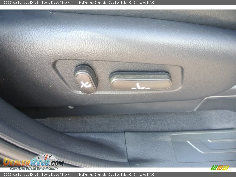 2009 Kia Borrego EX V8 Ebony Black / Black Photo #28