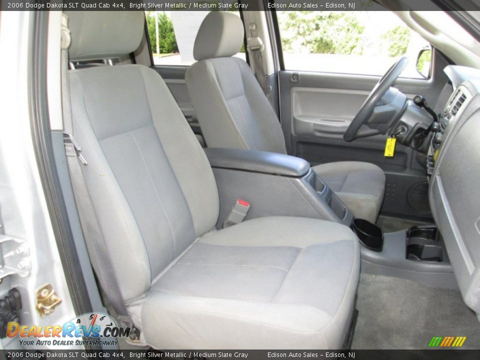 2006 Dodge Dakota SLT Quad Cab 4x4 Bright Silver Metallic / Medium Slate Gray Photo #14