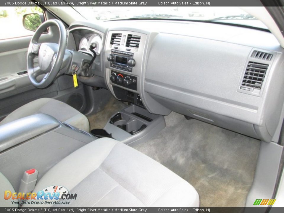 2006 Dodge Dakota SLT Quad Cab 4x4 Bright Silver Metallic / Medium Slate Gray Photo #16