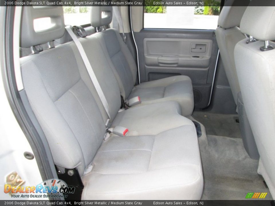 2006 Dodge Dakota SLT Quad Cab 4x4 Bright Silver Metallic / Medium Slate Gray Photo #18