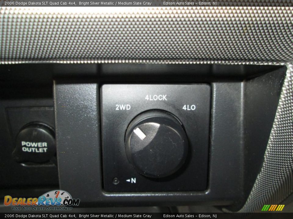 2006 Dodge Dakota SLT Quad Cab 4x4 Bright Silver Metallic / Medium Slate Gray Photo #20