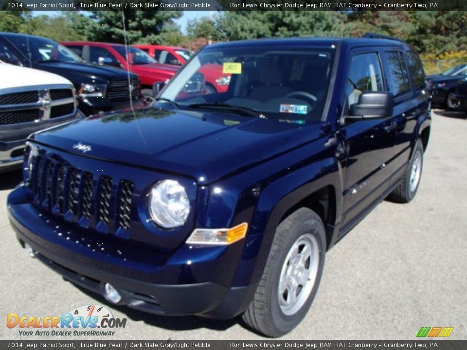 Front 3/4 View of 2014 Jeep Patriot Sport Photo #2