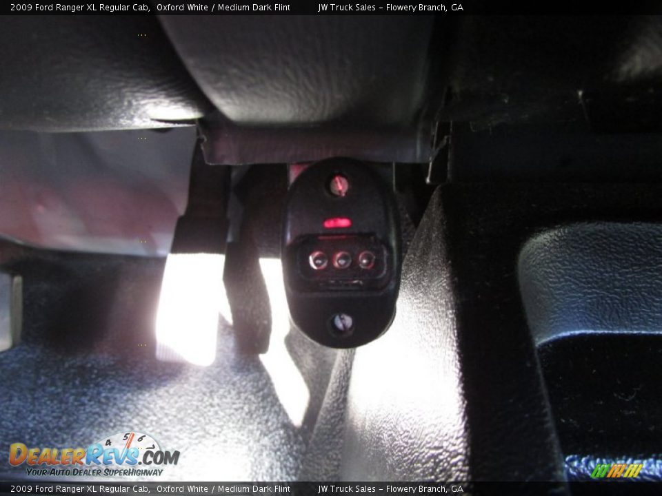2009 Ford Ranger XL Regular Cab Oxford White / Medium Dark Flint Photo #28