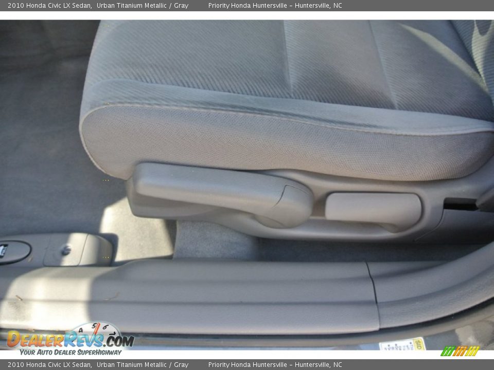 2010 Honda Civic LX Sedan Urban Titanium Metallic / Gray Photo #11